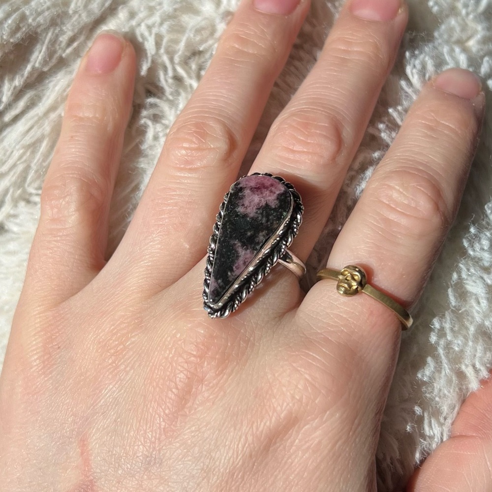 Silver Rhodonite Ring - Picture 2 of 9